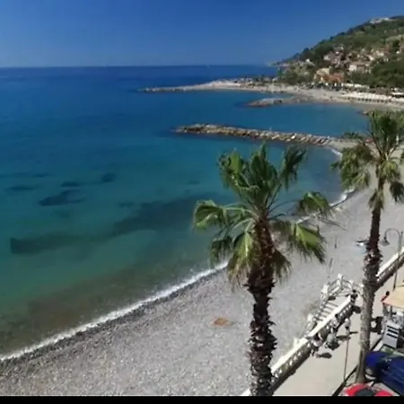 Vakantiehuis La Casetta Di Ale Sul Mare Imperia