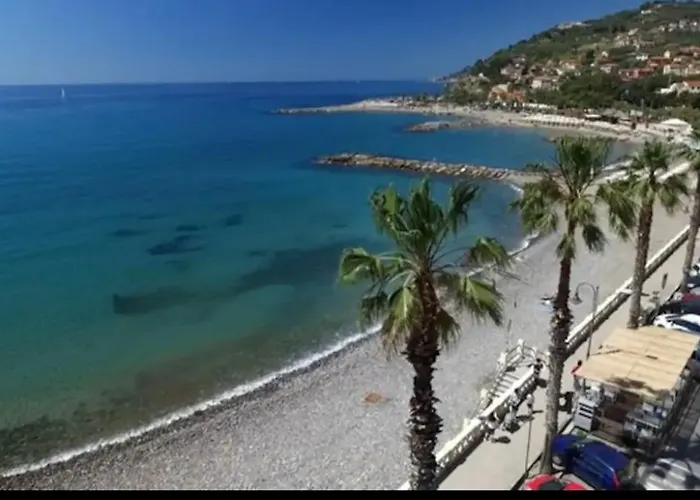 Semesterbostad La Casetta Di Ale Sul Mare Imperia